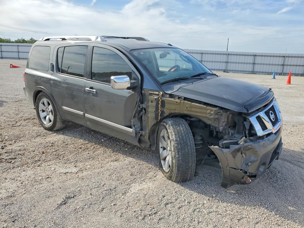 Nissan Armada Sv