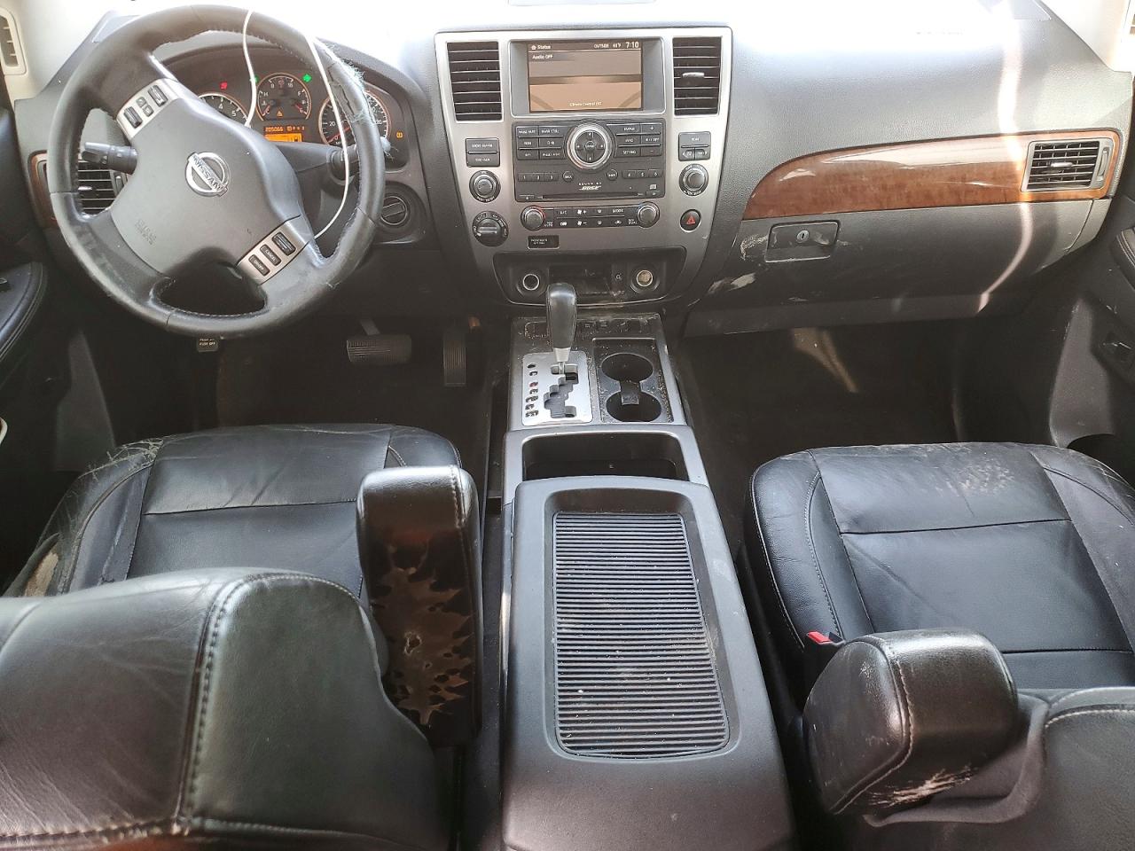 Nissan Armada Sv