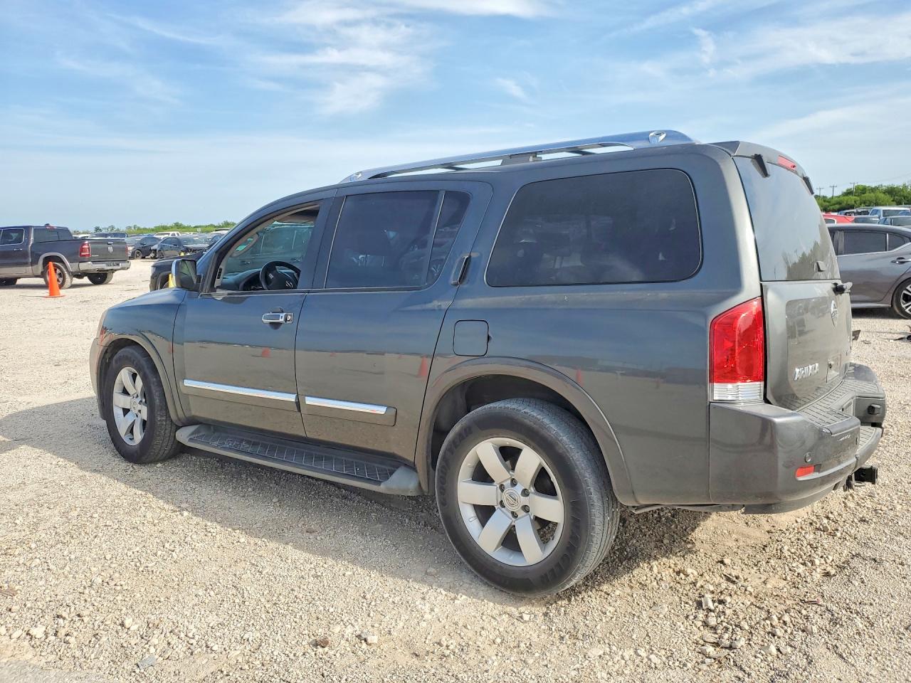 Nissan Armada Sv