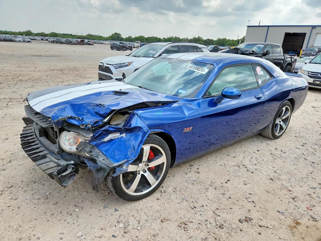Salvage Dodge Challenger Image