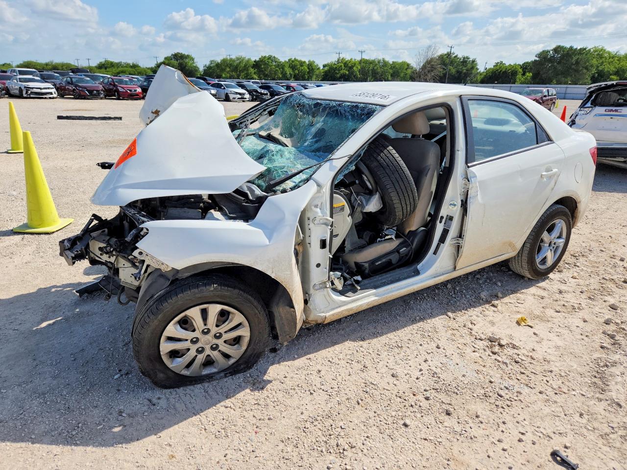 Salvage Kia Forte Image