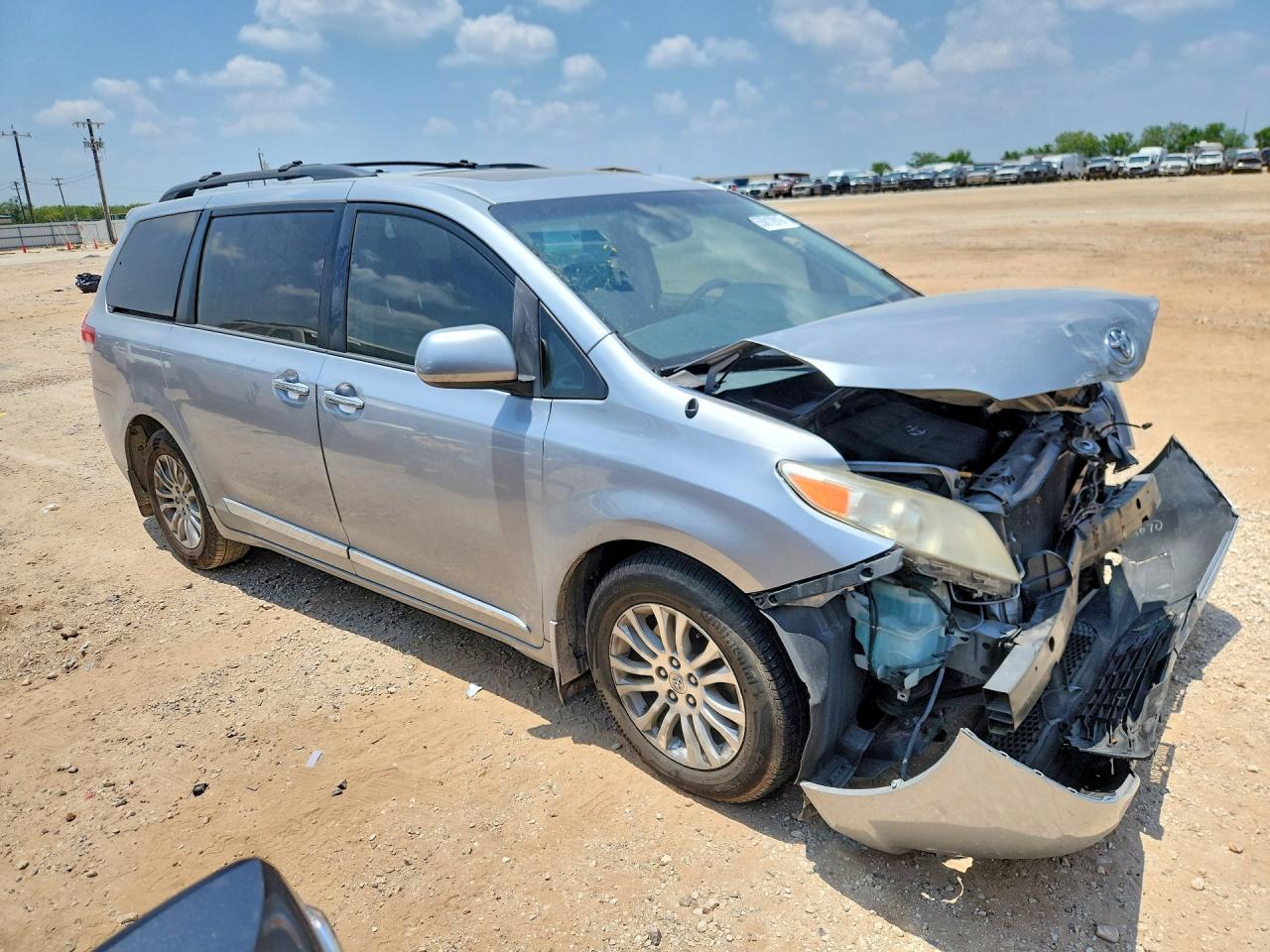 Toyota Sienna Xle 8-passenger