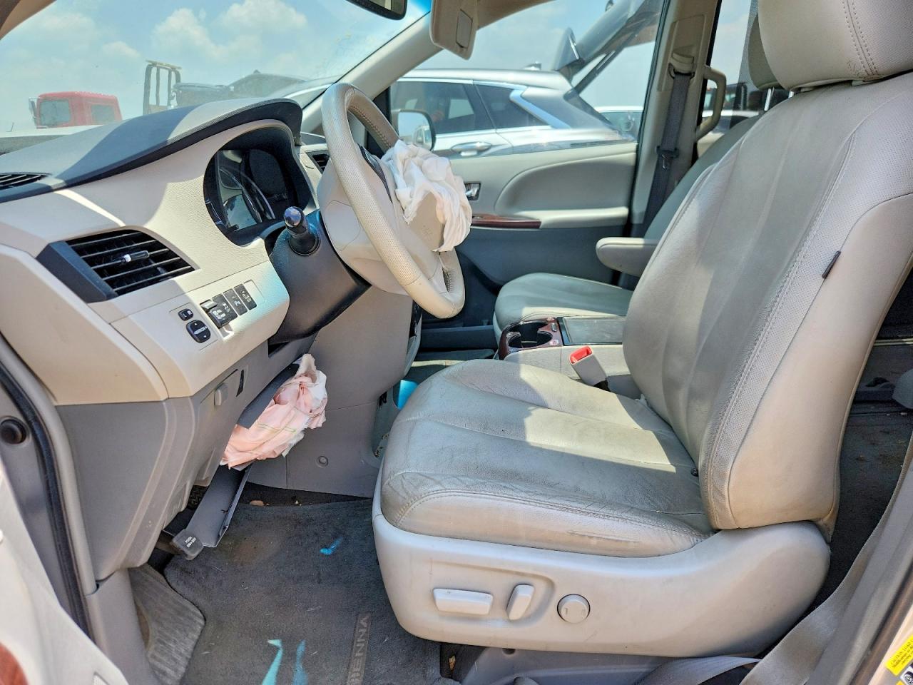 Toyota Sienna Xle 8-passenger
