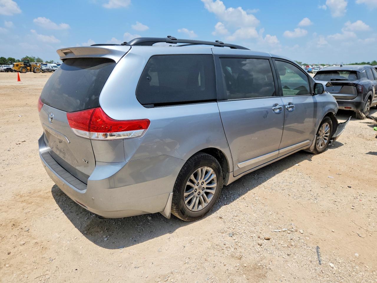 Toyota Sienna Xle 8-passenger
