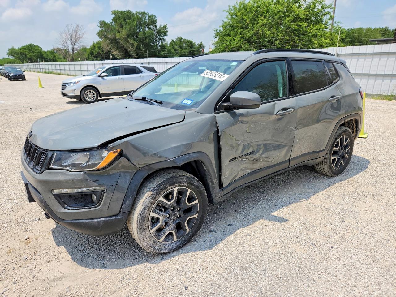 Salvage Jeep Compass Image