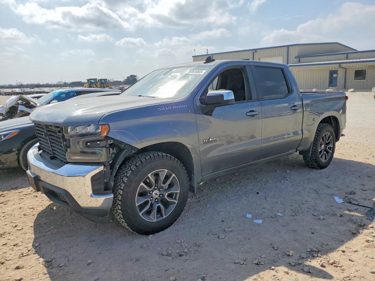 Salvage Chevrolet Silverado Image