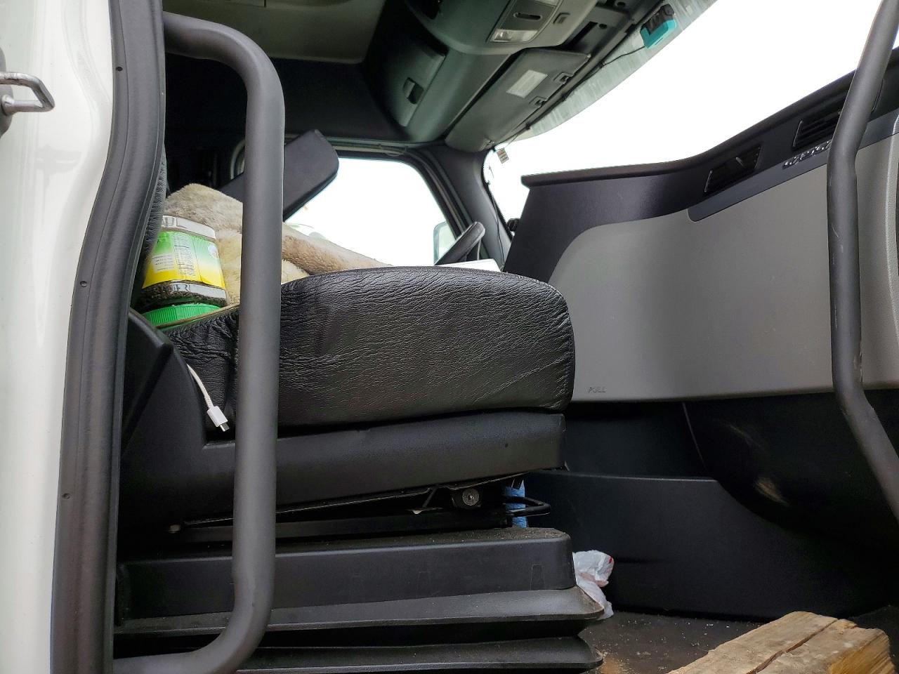 Freightliner Cascadia 126