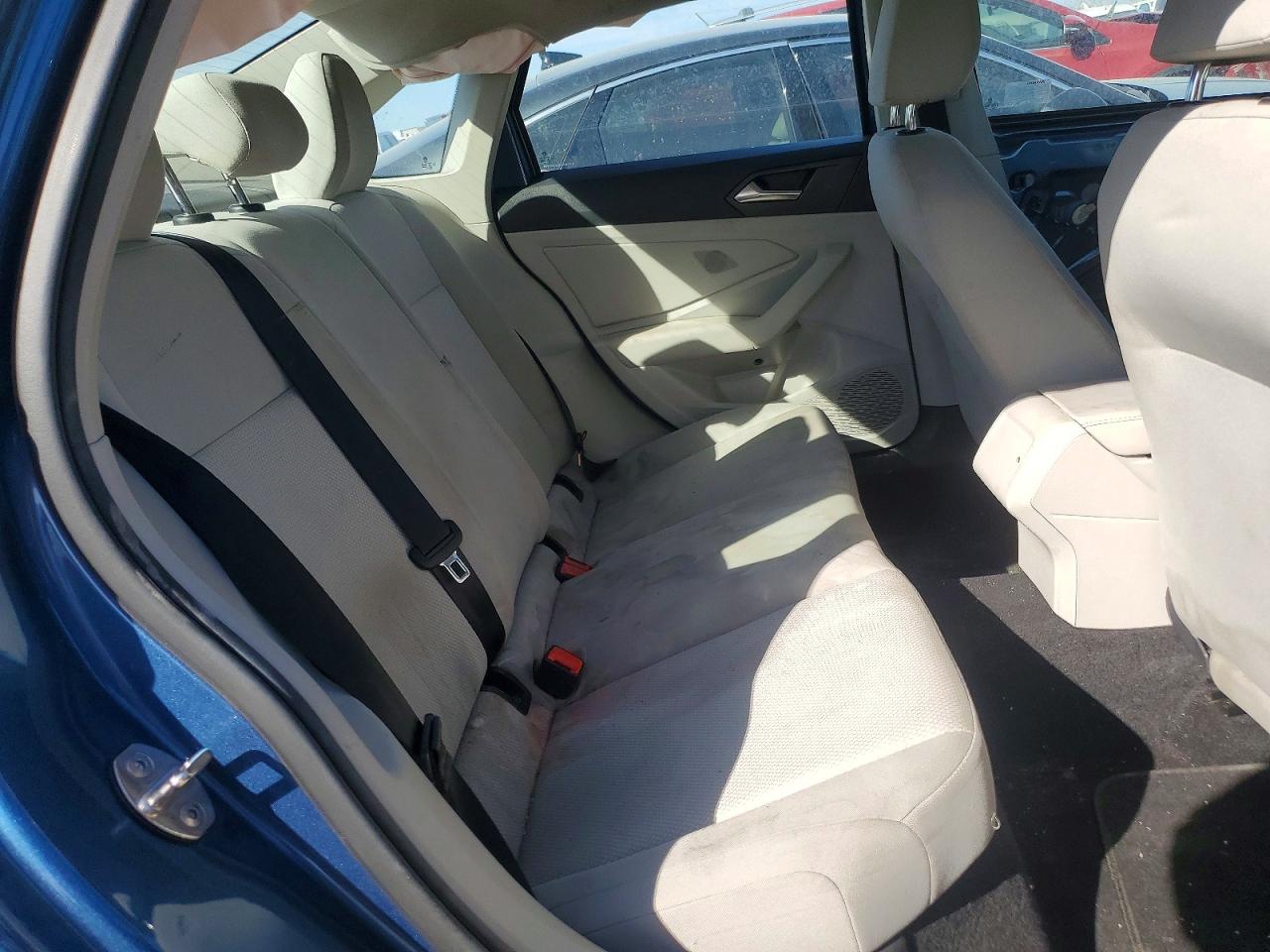 Volkswagen Jetta S