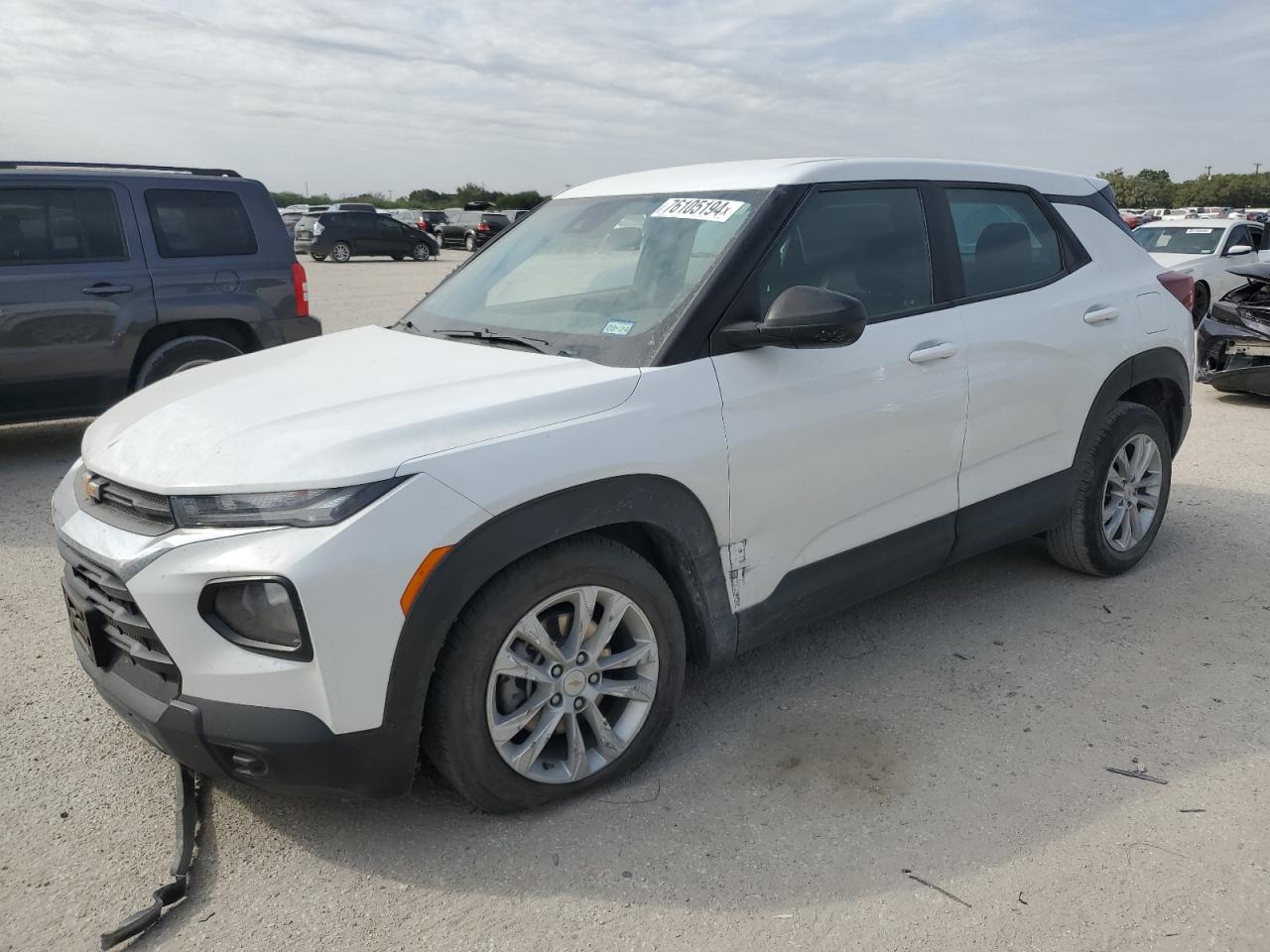Salvage Chevrolet Trailblazer Image