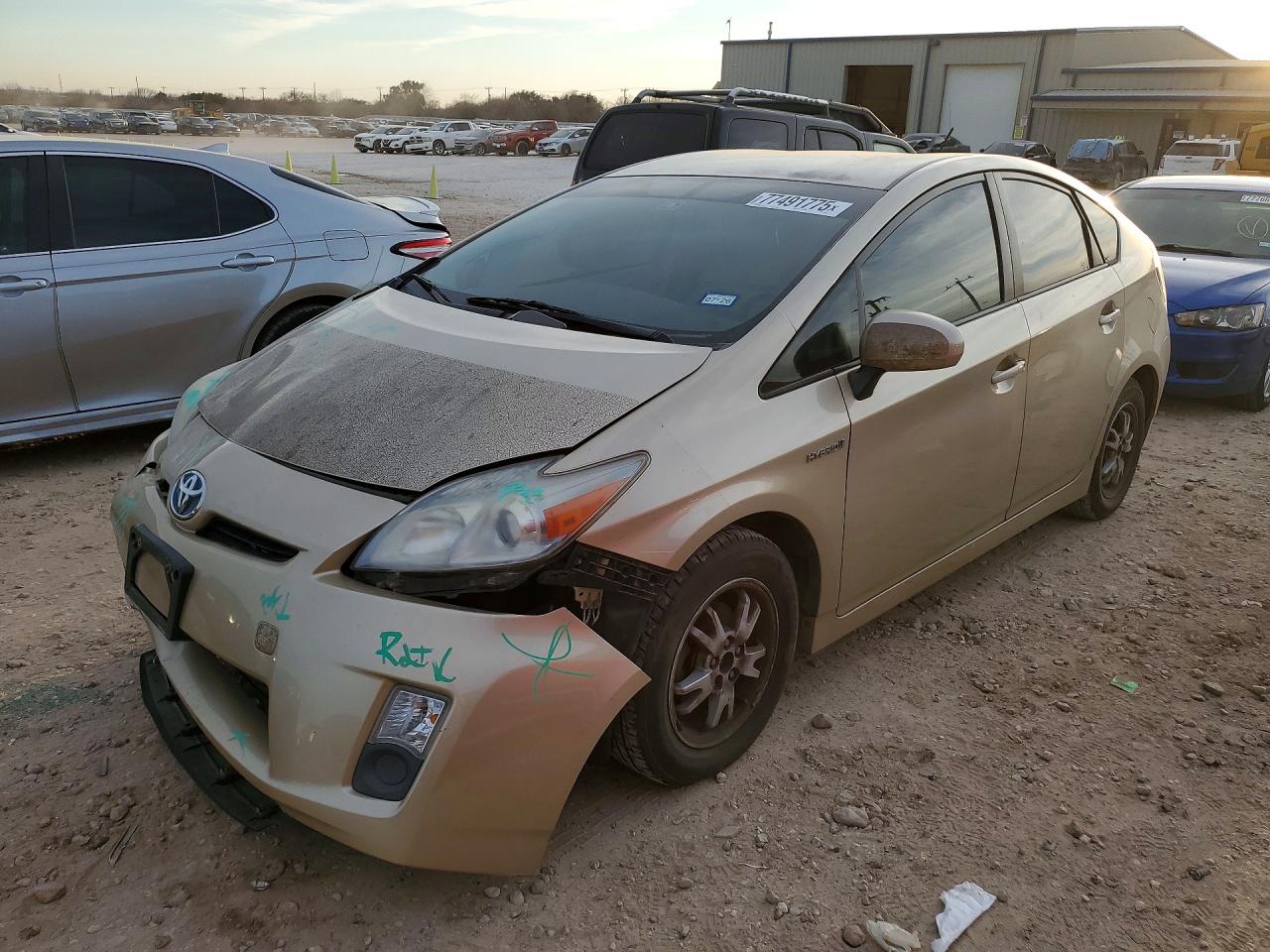 Salvage Toyota Prius Image