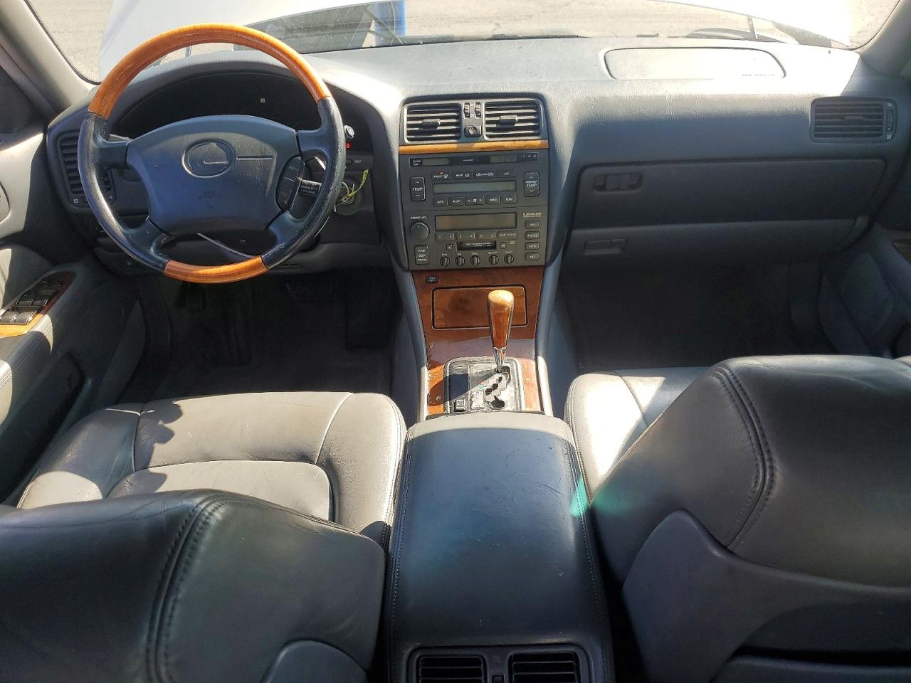 Lexus LS Base