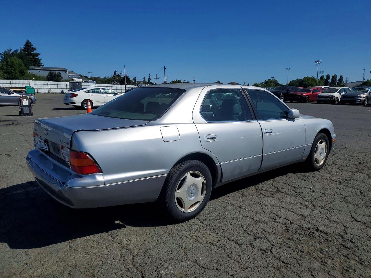Lexus LS Base