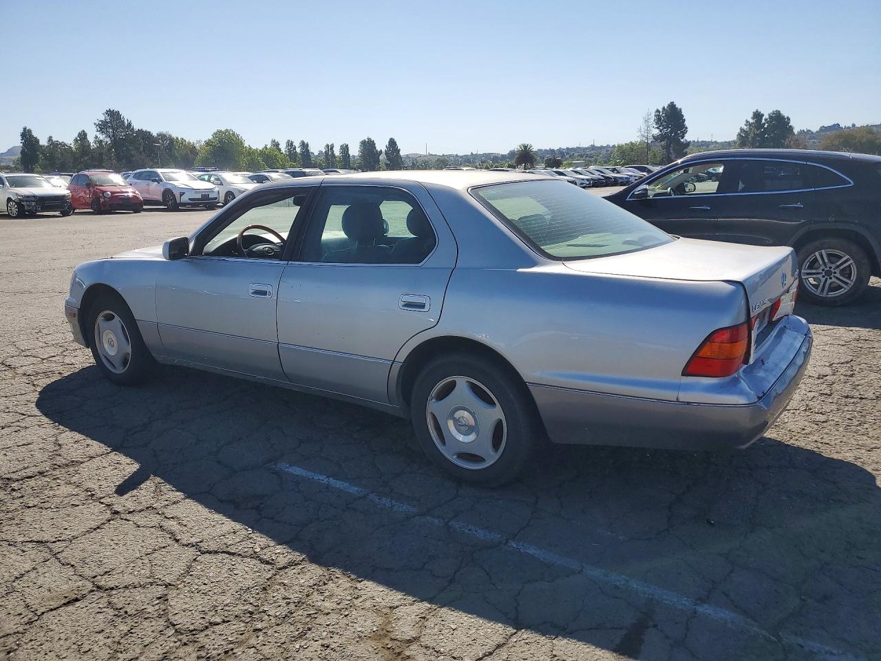 Lexus LS Base