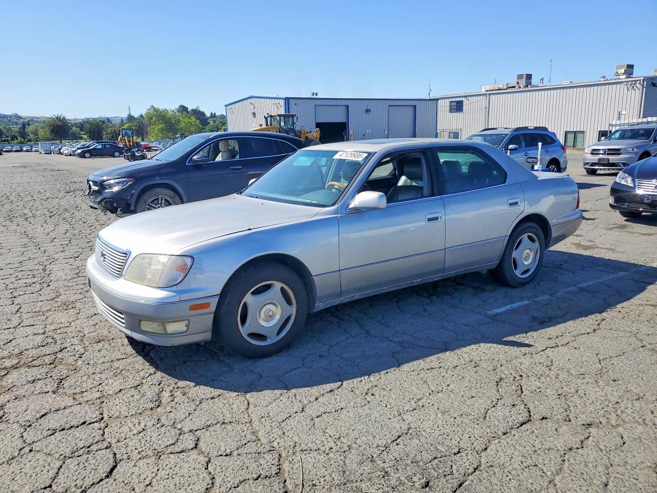 Salvage Lexus LS Image