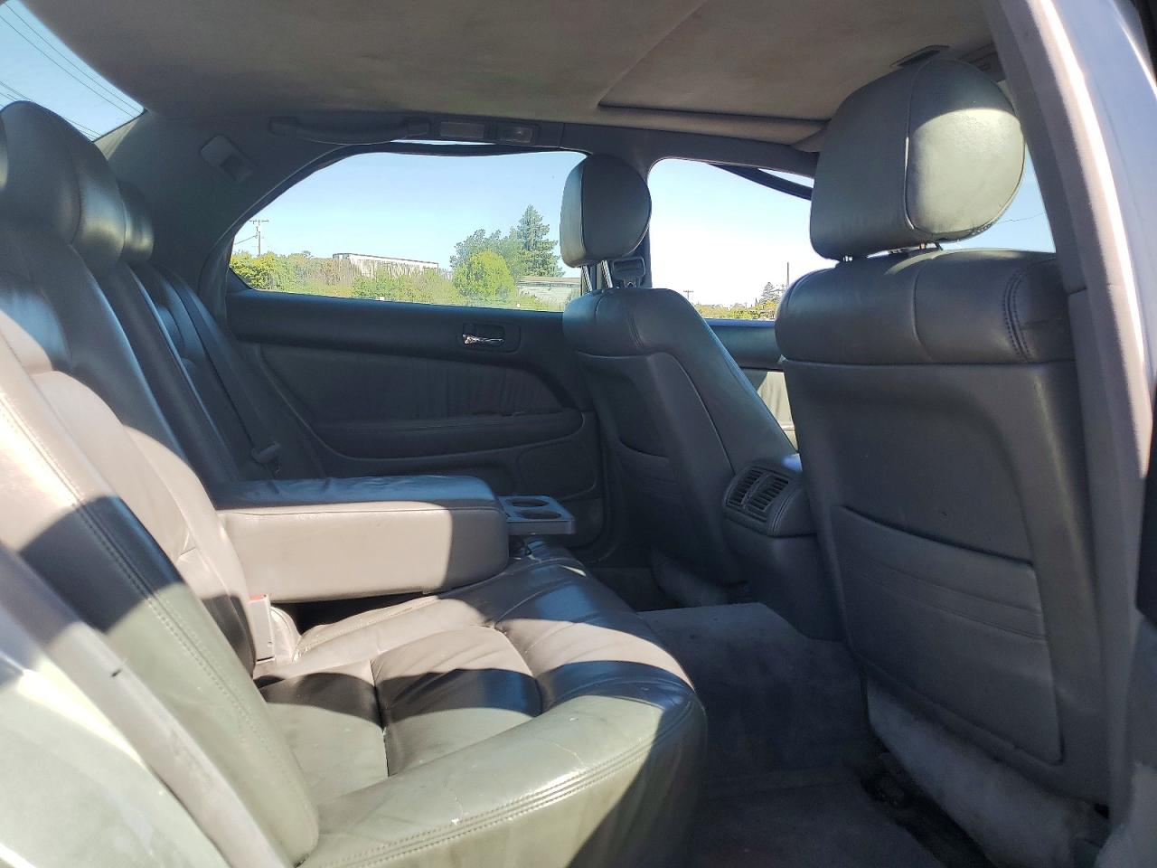 Lexus LS Base