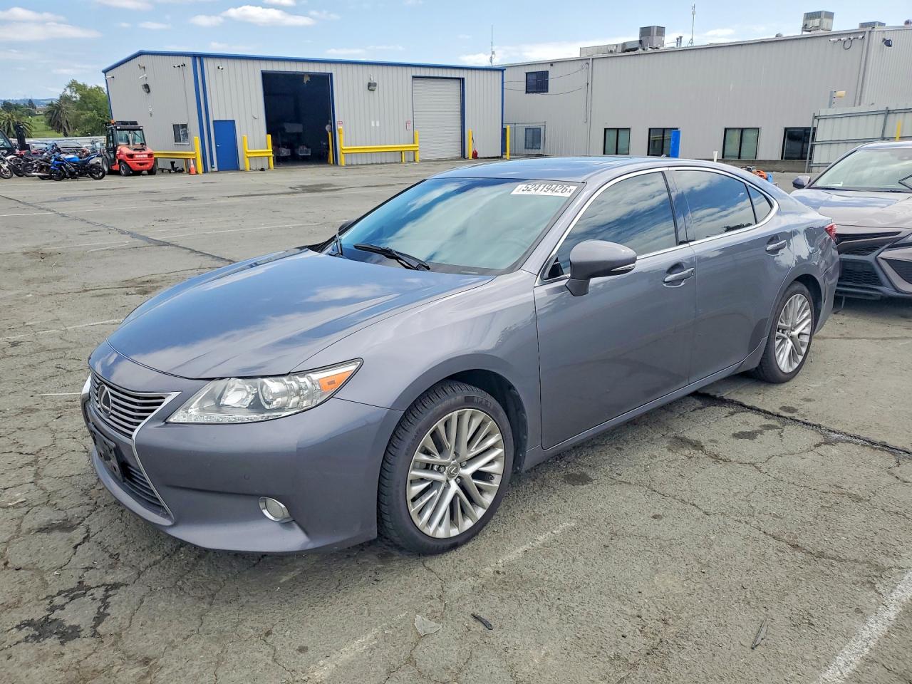 Salvage Lexus Es Image