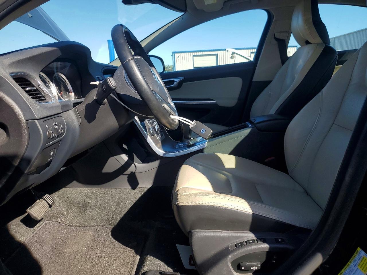 Volvo S60 T5