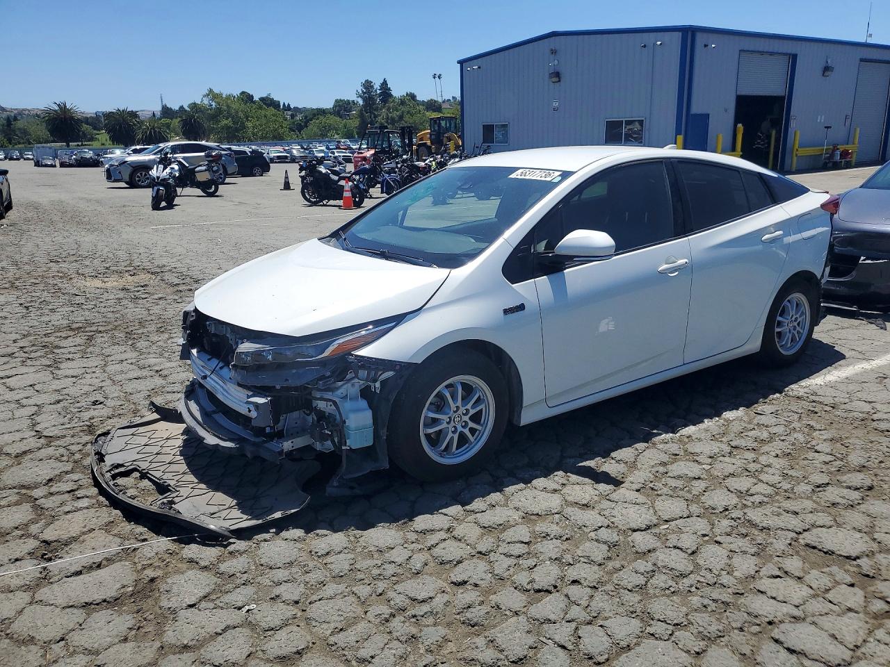 Salvage Toyota Prius Image