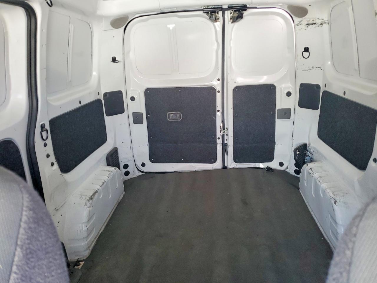 Nissan Nv S