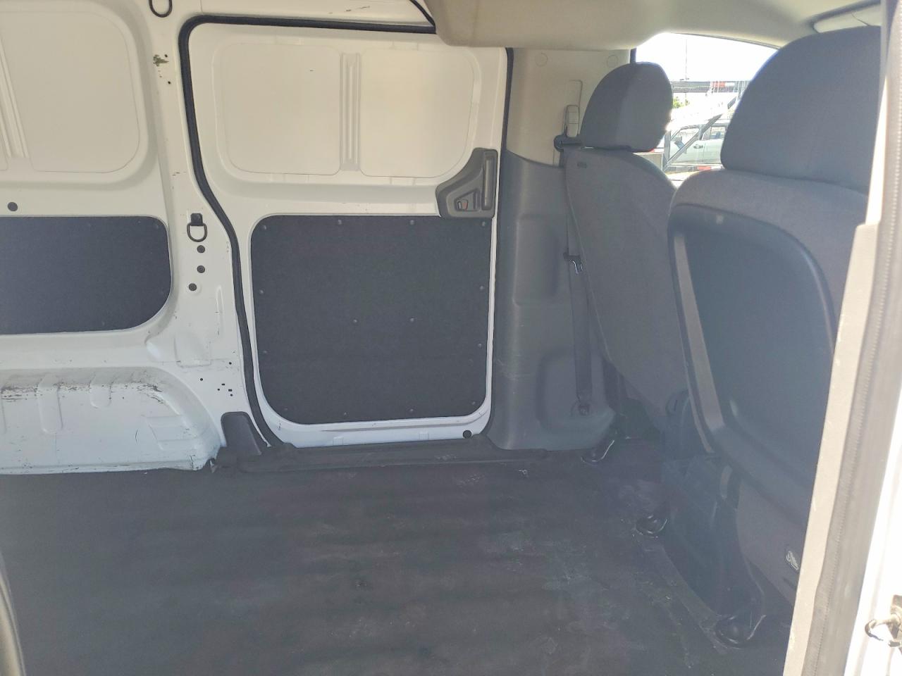 Nissan Nv S