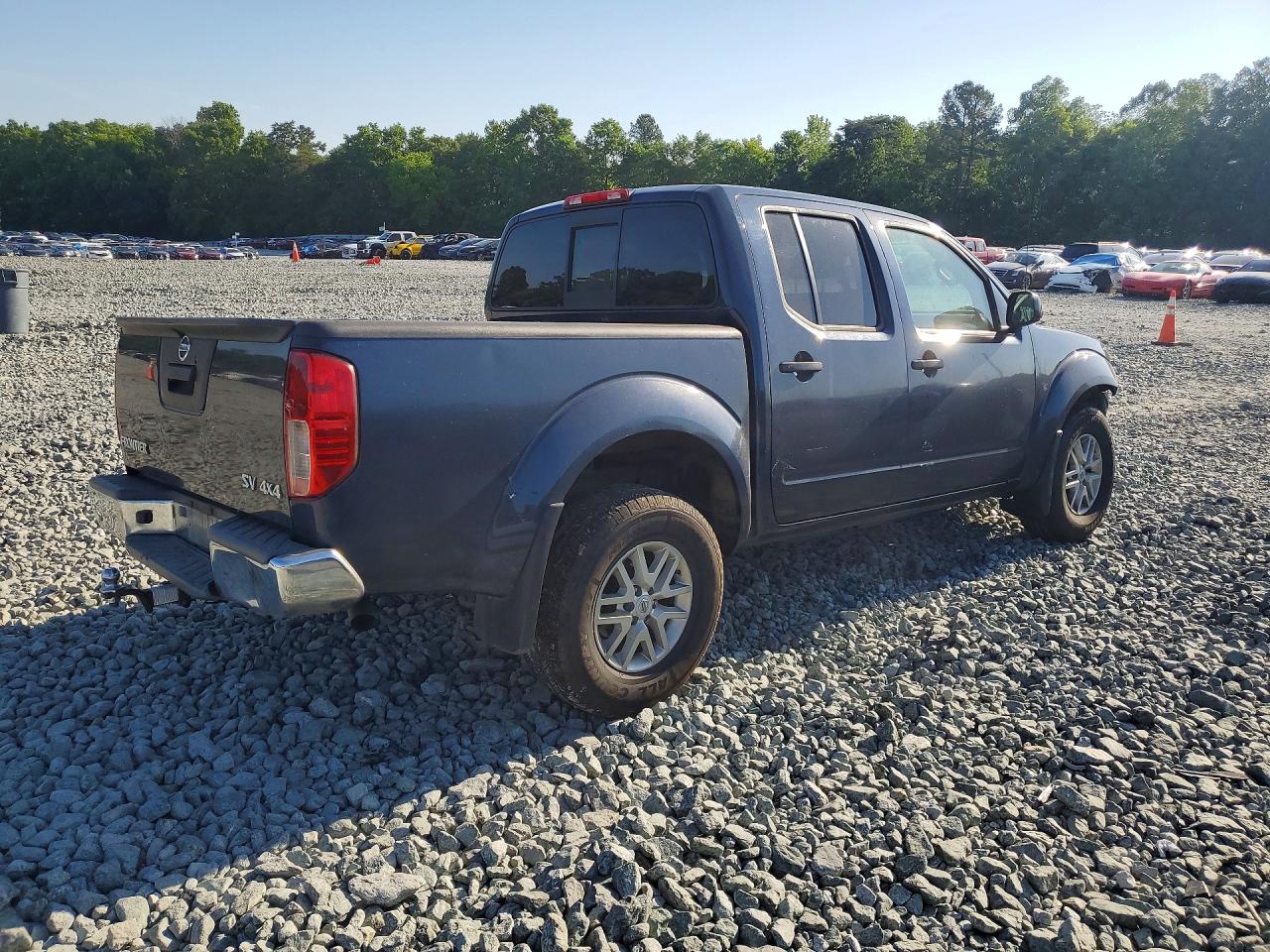 Nissan Frontier Sv
