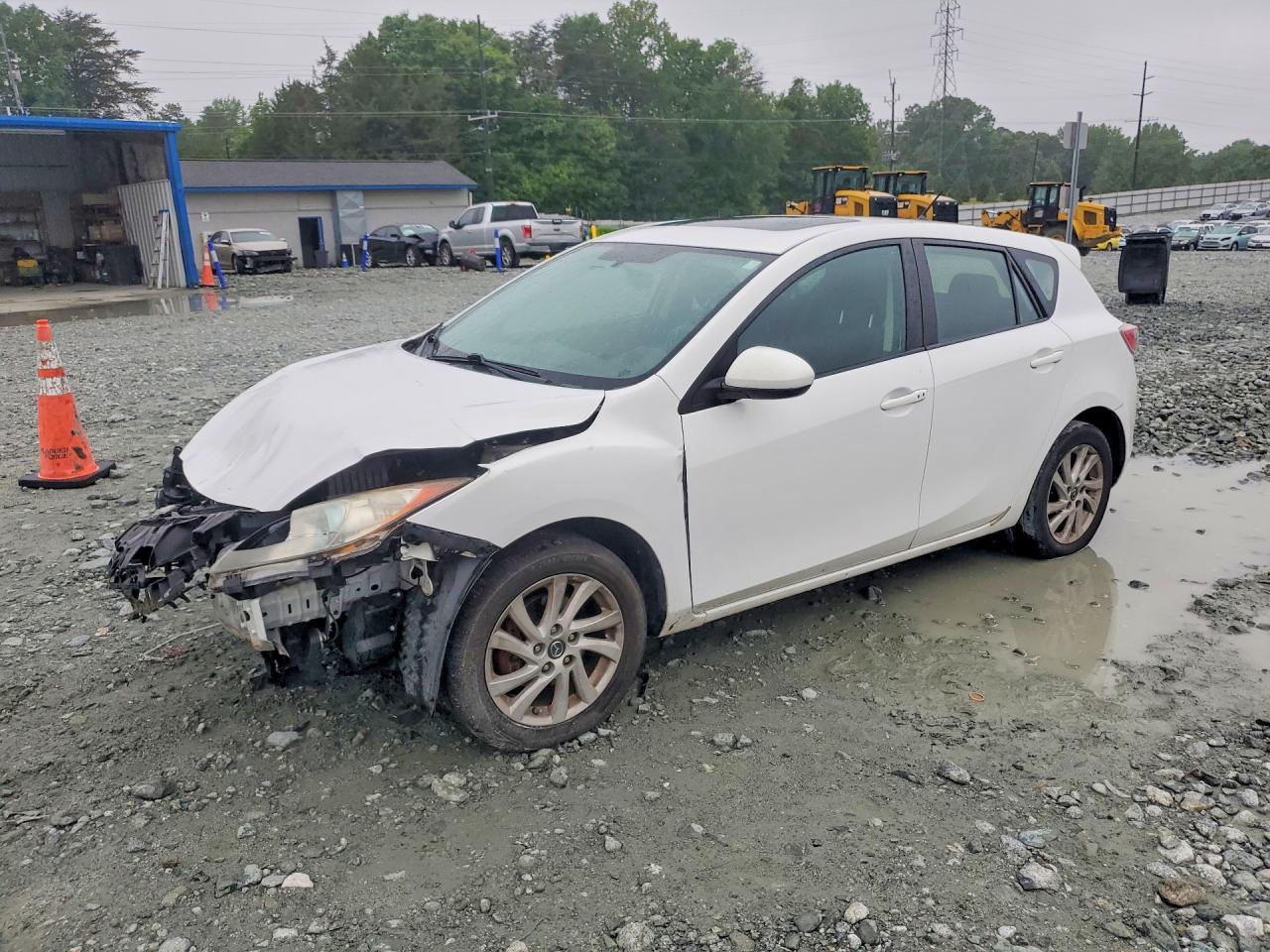 Salvage Mazda 3 Image