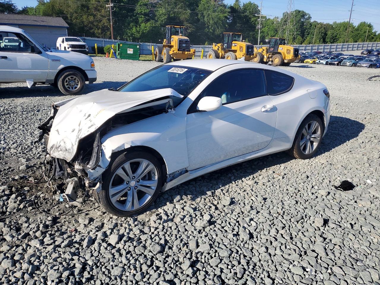 Salvage Hyundai Genesis Image