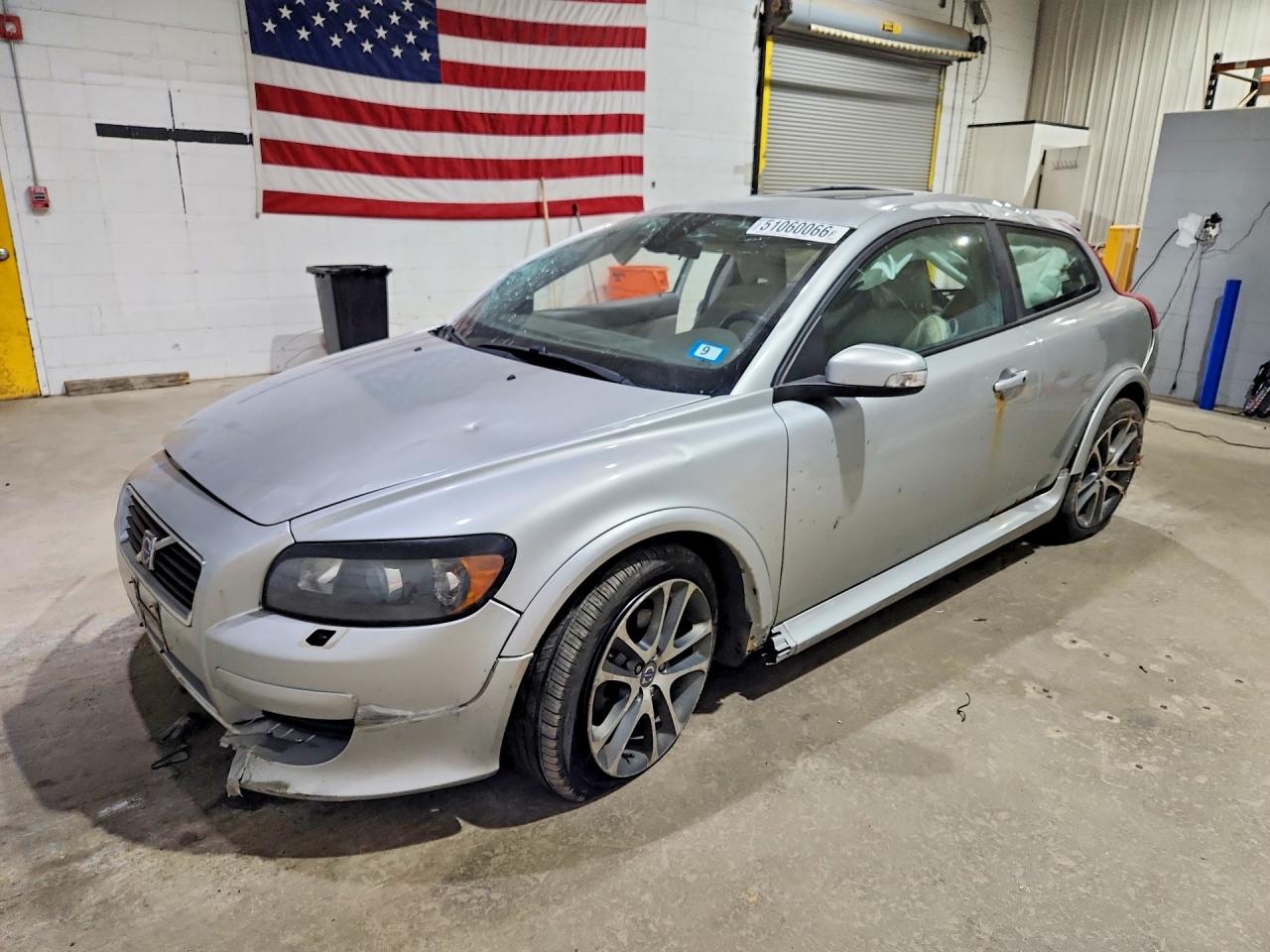 Salvage Volvo C30 Image