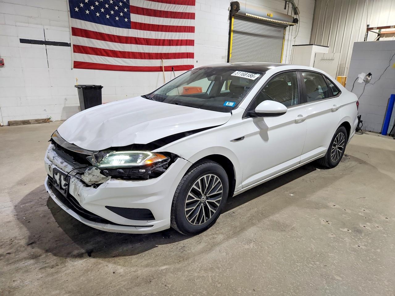 Salvage Volkswagen Jetta Image
