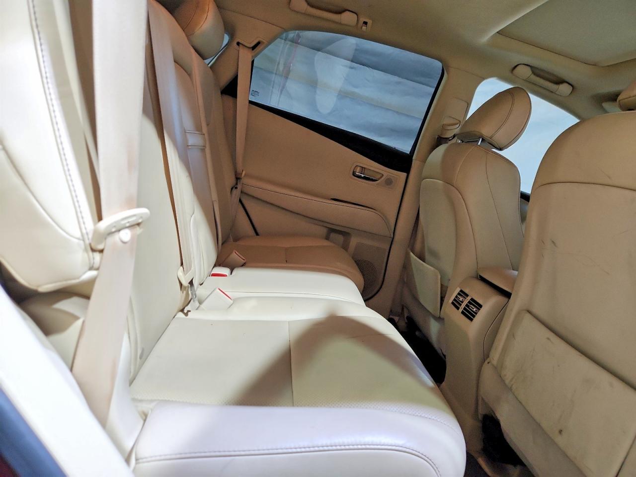 Lexus RX Base