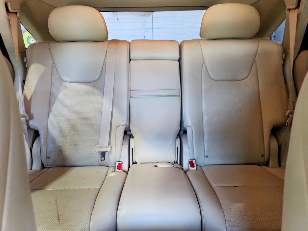 Lexus RX Base