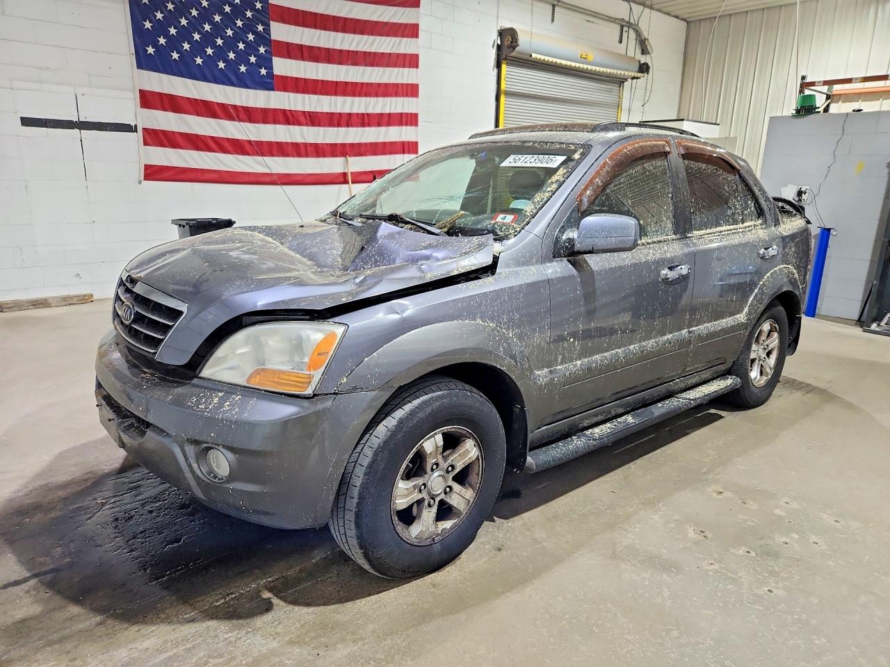 Salvage Kia Sorento Image