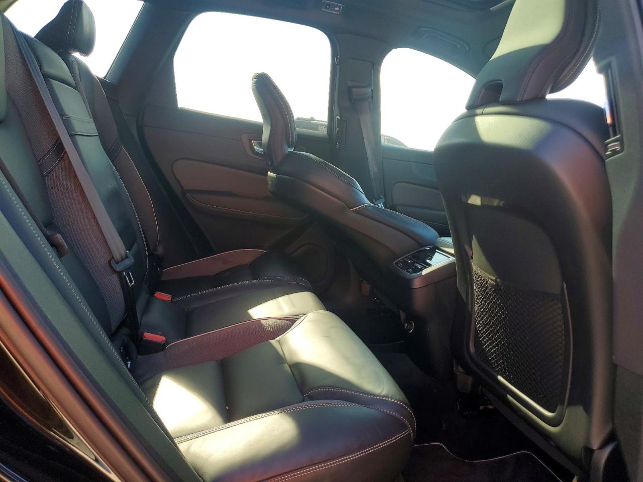 Volvo XC60 T5 R-design