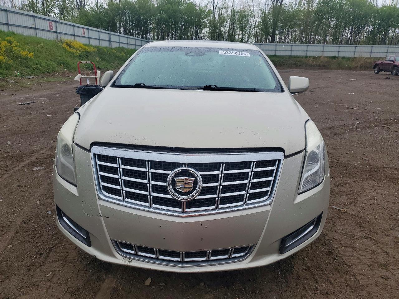 Cadillac XTS Luxury Collection