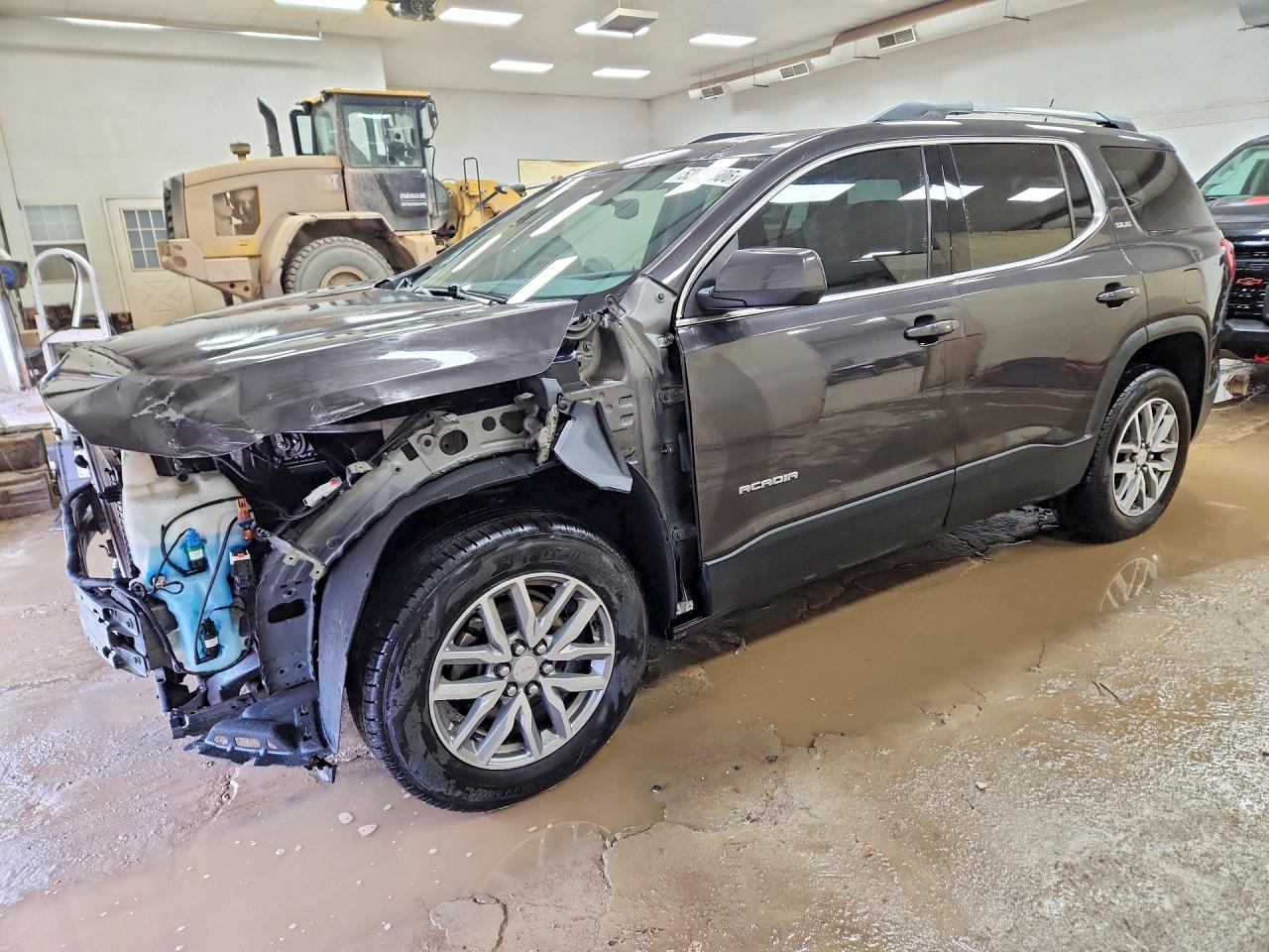 Salvage GMC Acadia Image