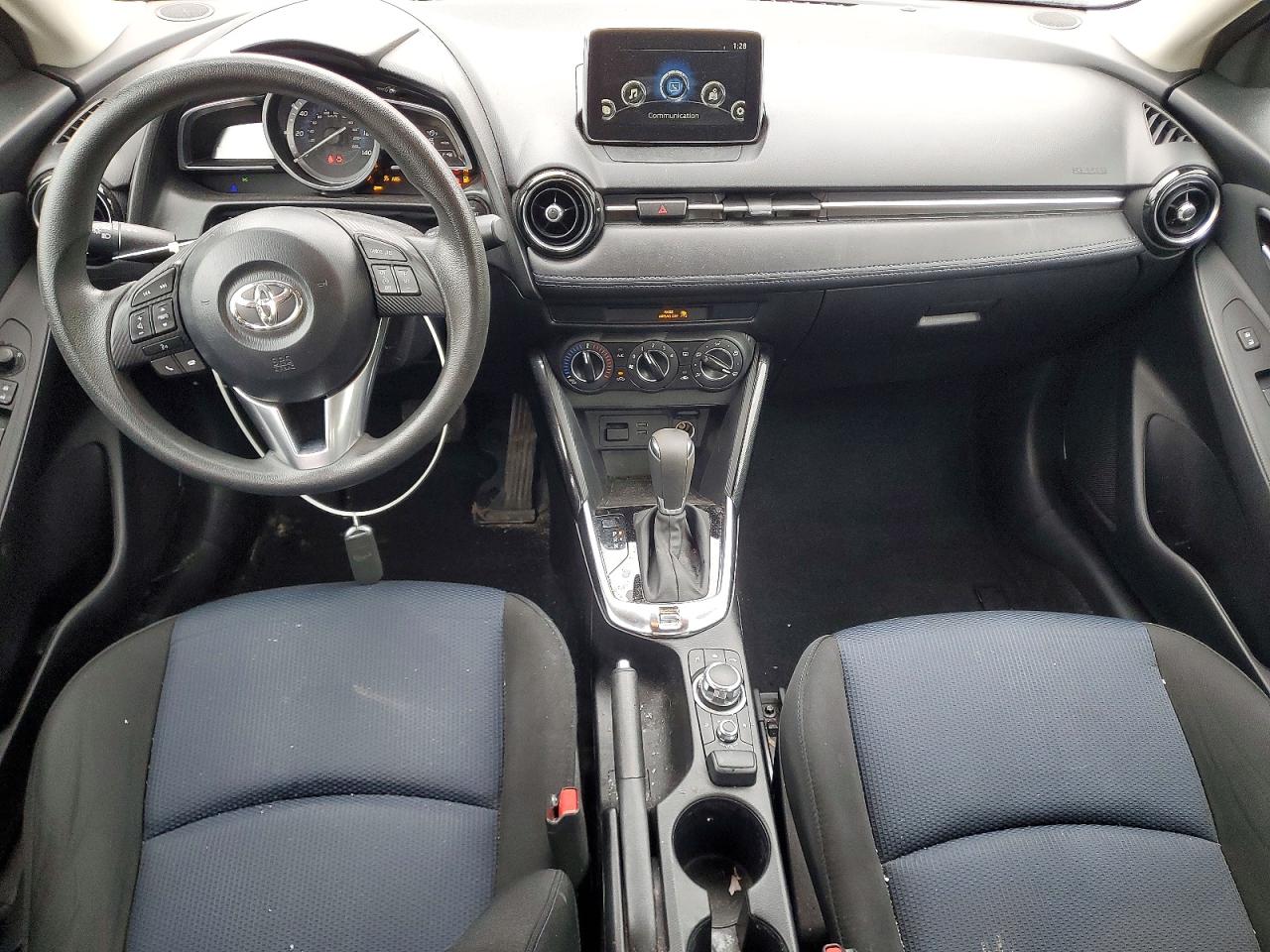 Toyota Yaris Base