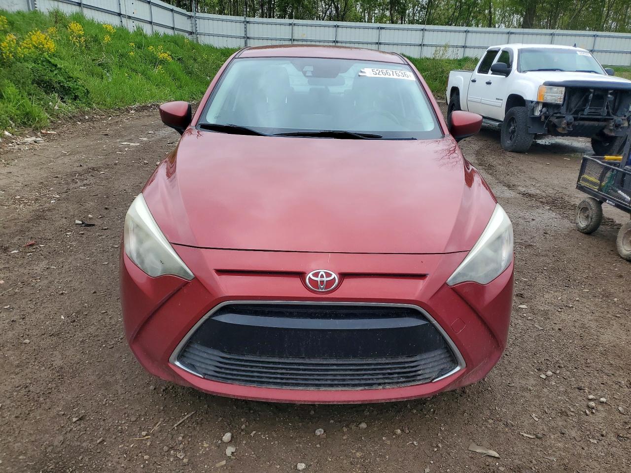 Toyota Yaris Base