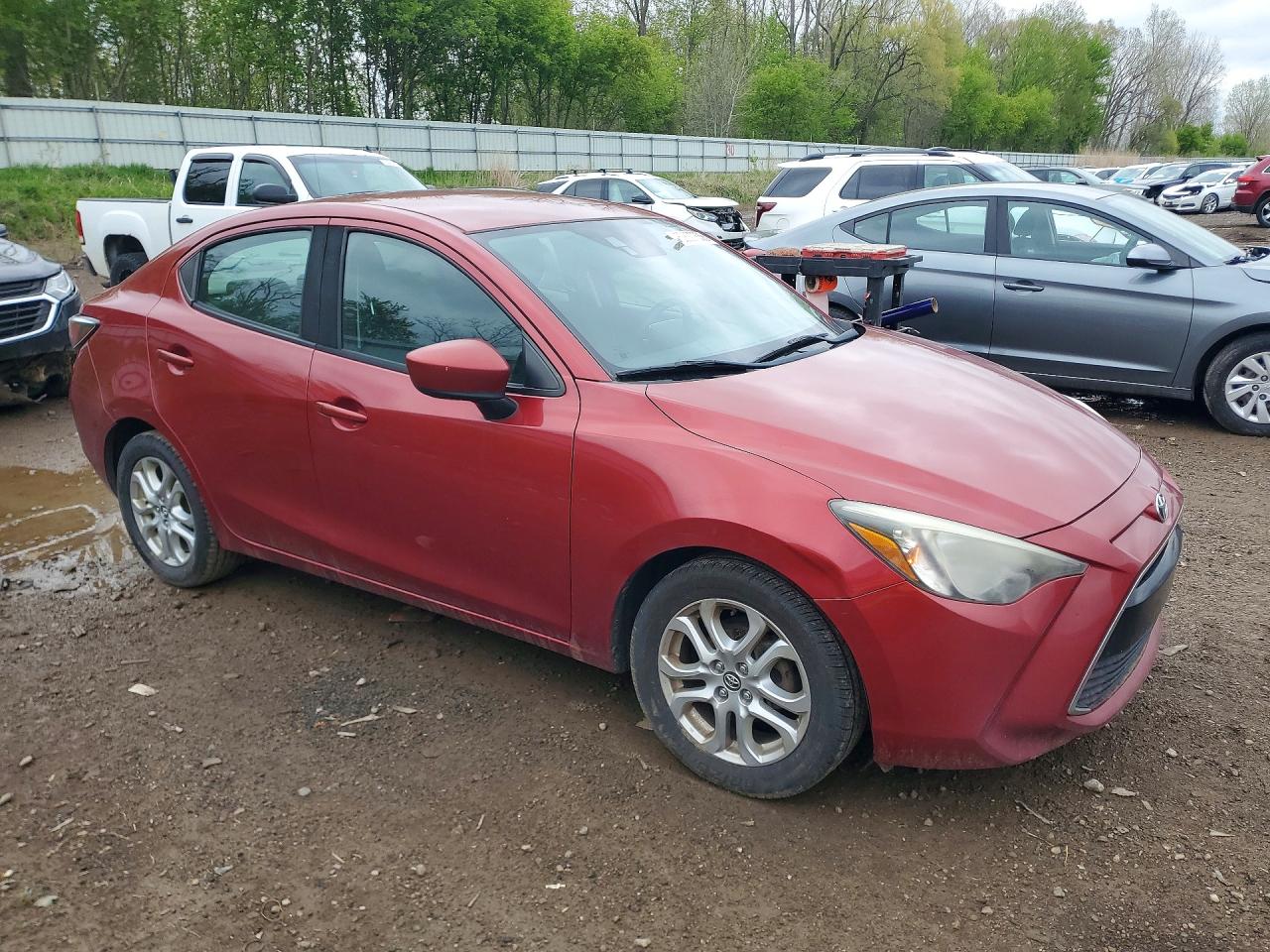 Toyota Yaris Base