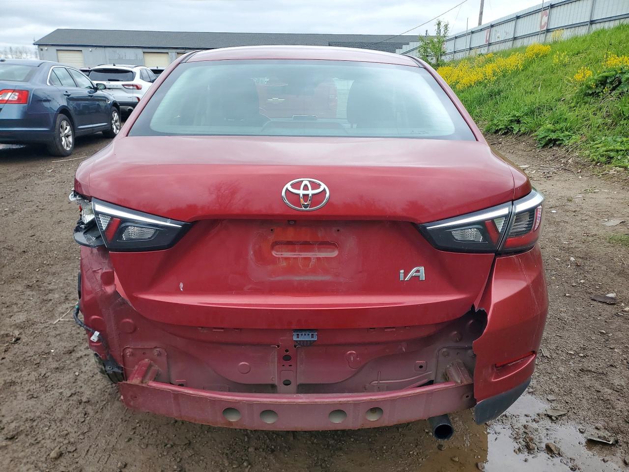 Toyota Yaris Base