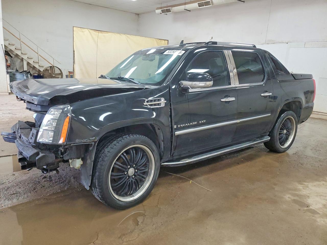 Salvage Cadillac Escalade Image