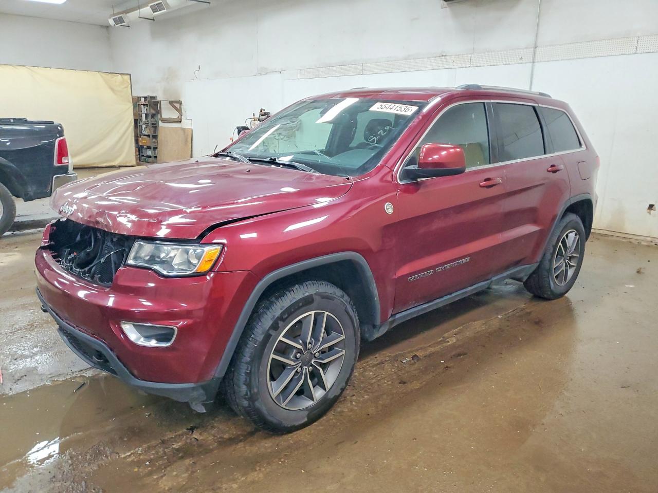 Salvage Jeep Cherokee Image