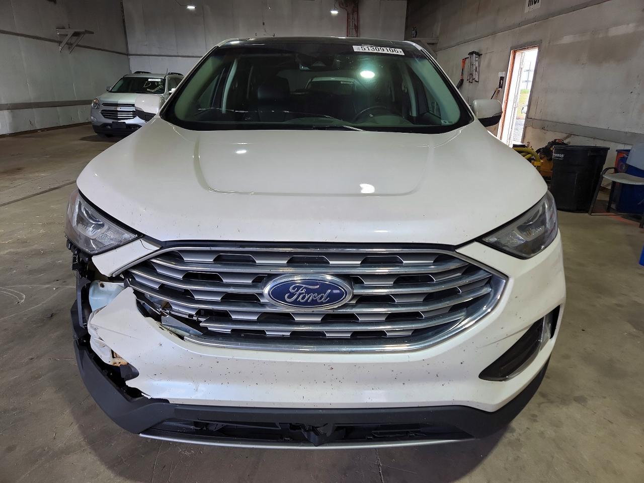 Ford Edge Titanium