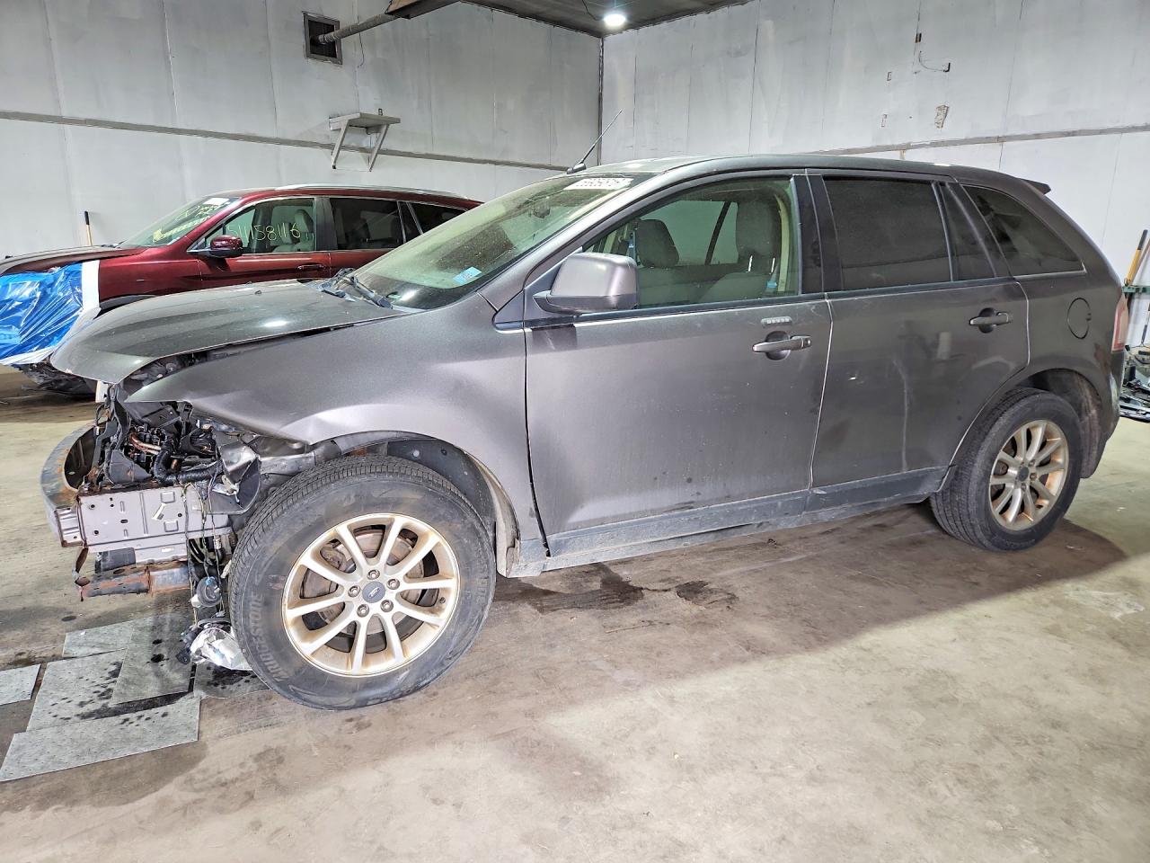 Salvage Ford Edge Image