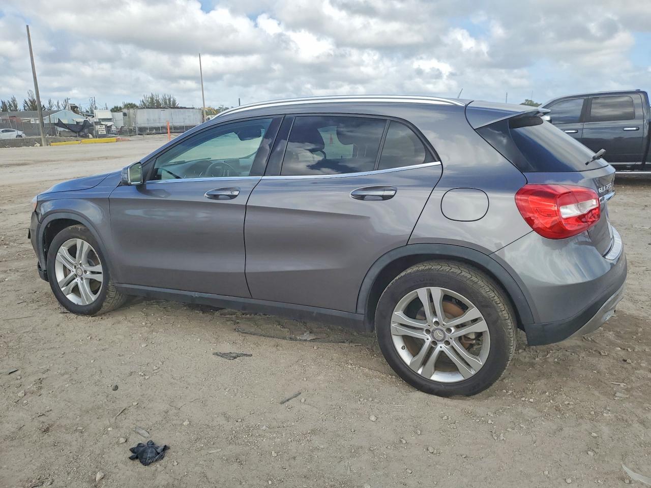 Mercedes-Benz GLA 250 4matic