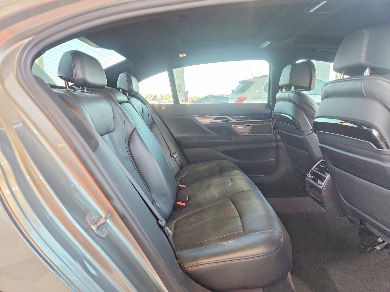 BMW 7 Series Xi