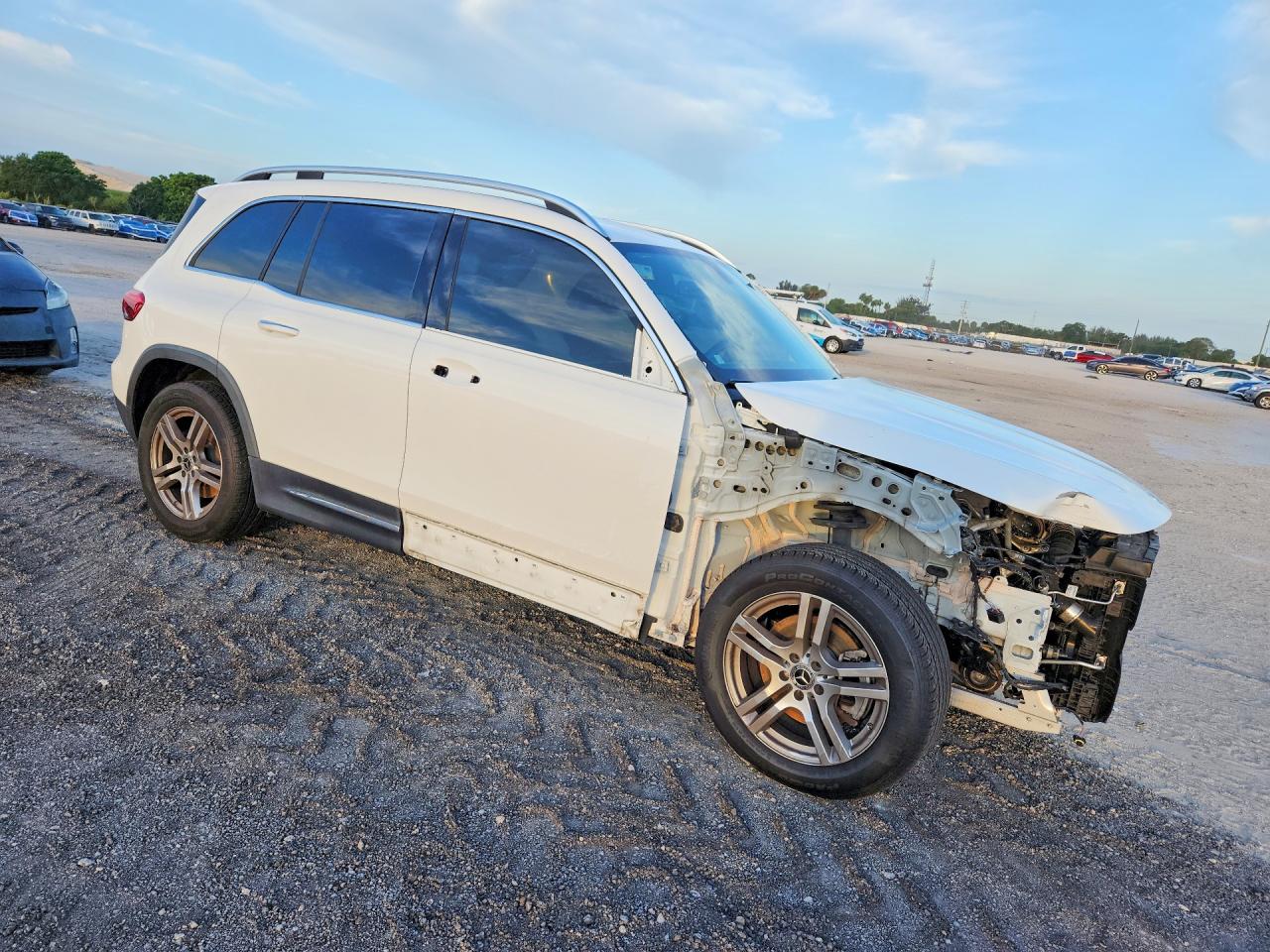 Mercedes-Benz GLB 250
