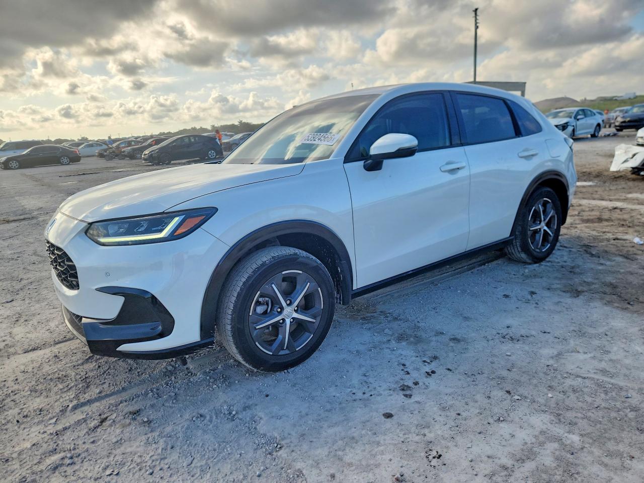 Salvage Honda HR-V Image