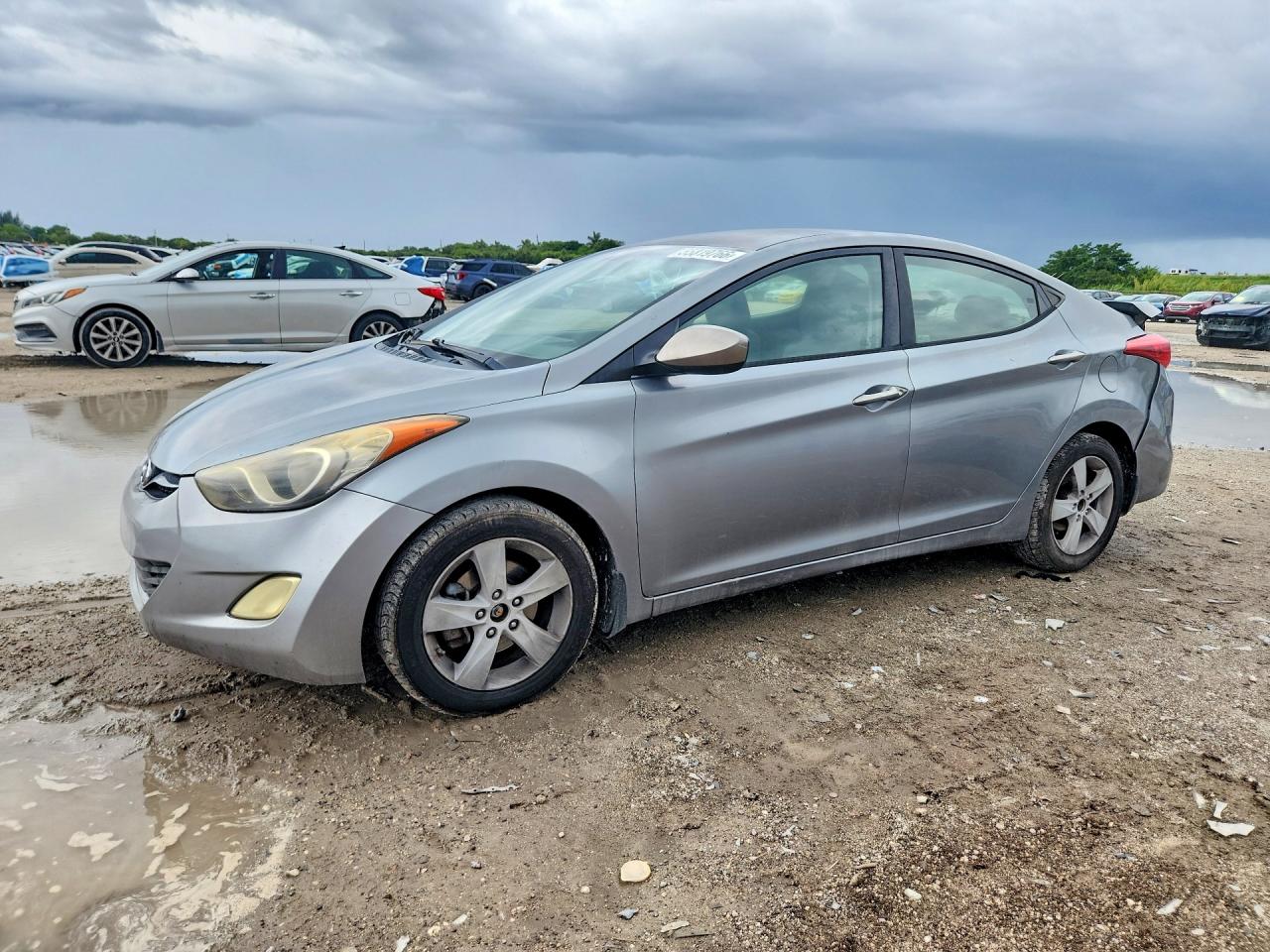 Salvage Hyundai ELANTRA Image