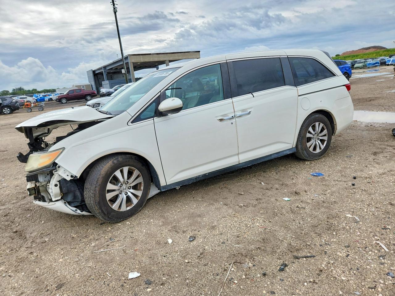 Salvage Honda Odyssey Image