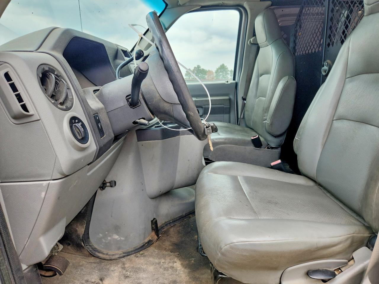 Ford Econoline E250 Van